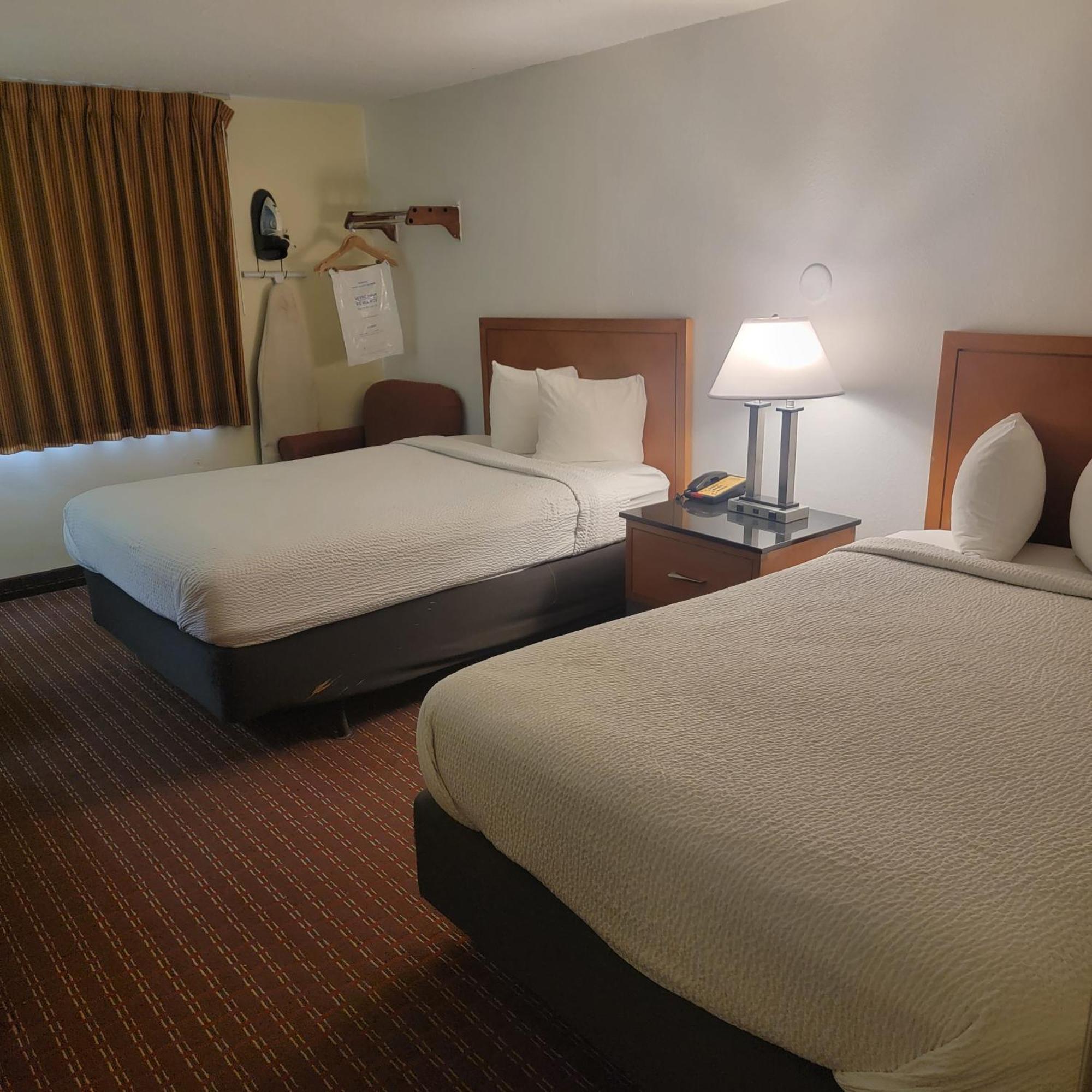 Days Inn By Wyndham Fort Dodge Exteriör bild