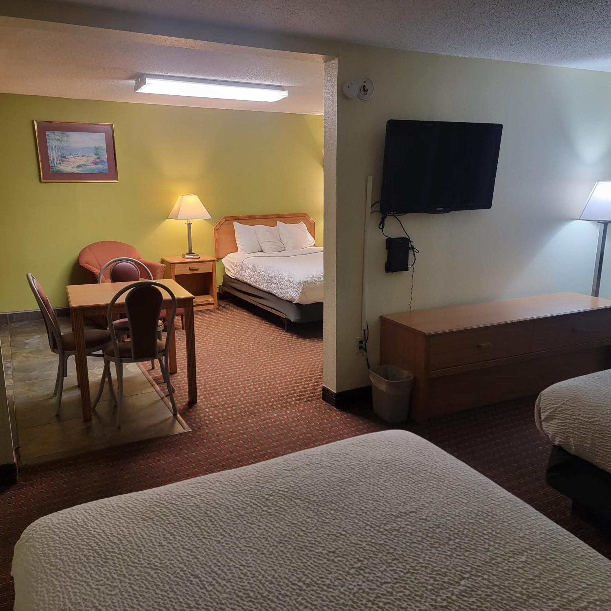 Days Inn By Wyndham Fort Dodge Exteriör bild