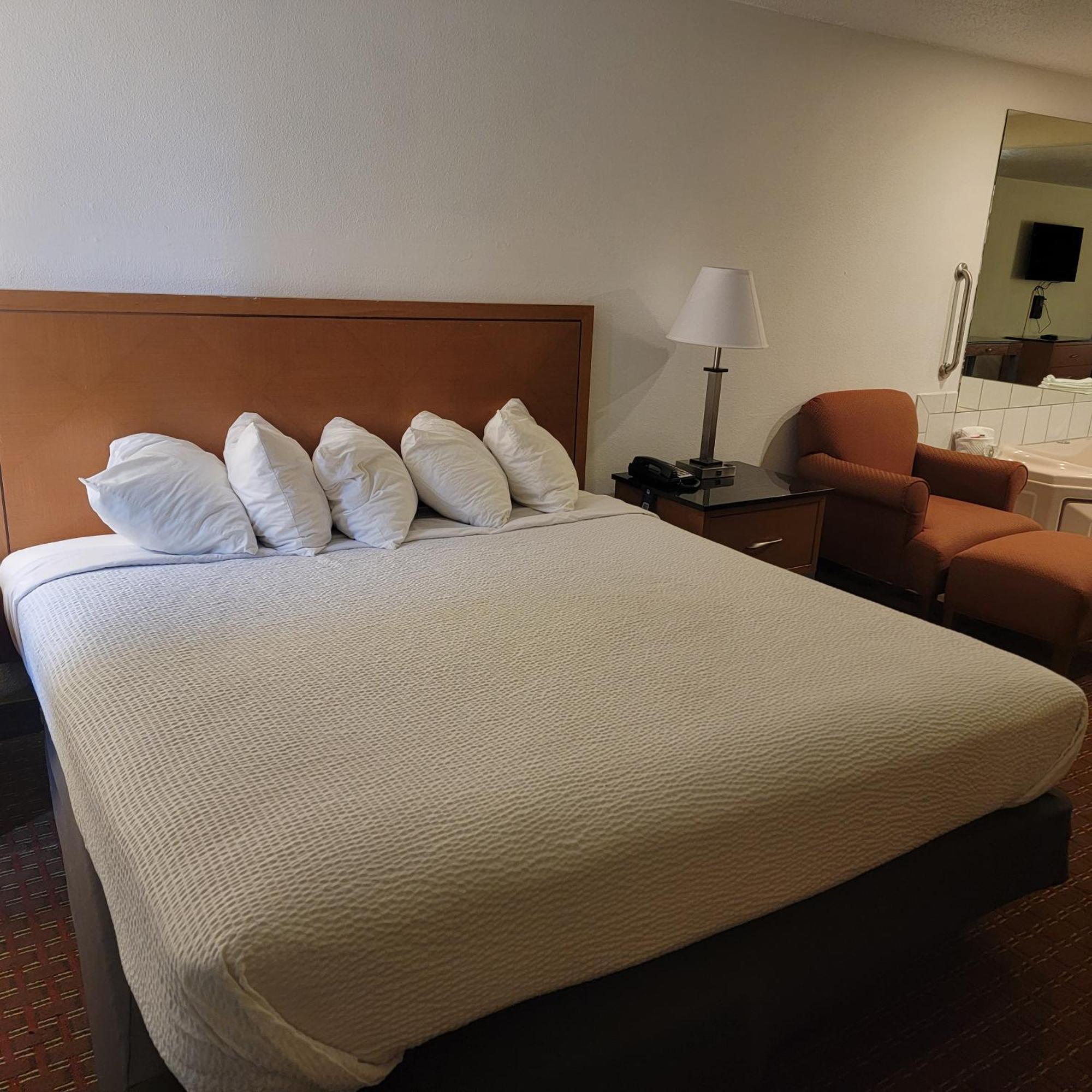 Days Inn By Wyndham Fort Dodge Exteriör bild