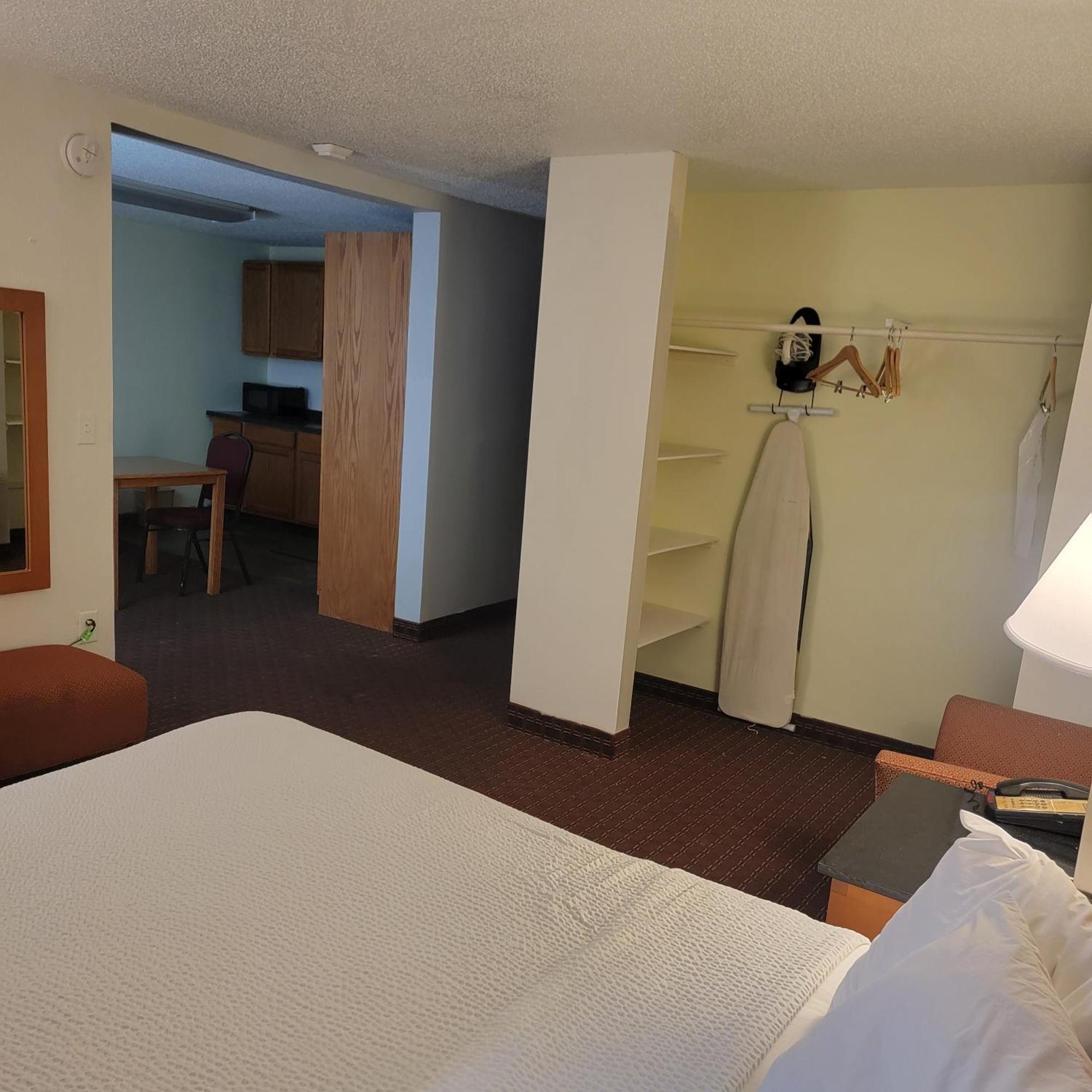 Days Inn By Wyndham Fort Dodge Exteriör bild