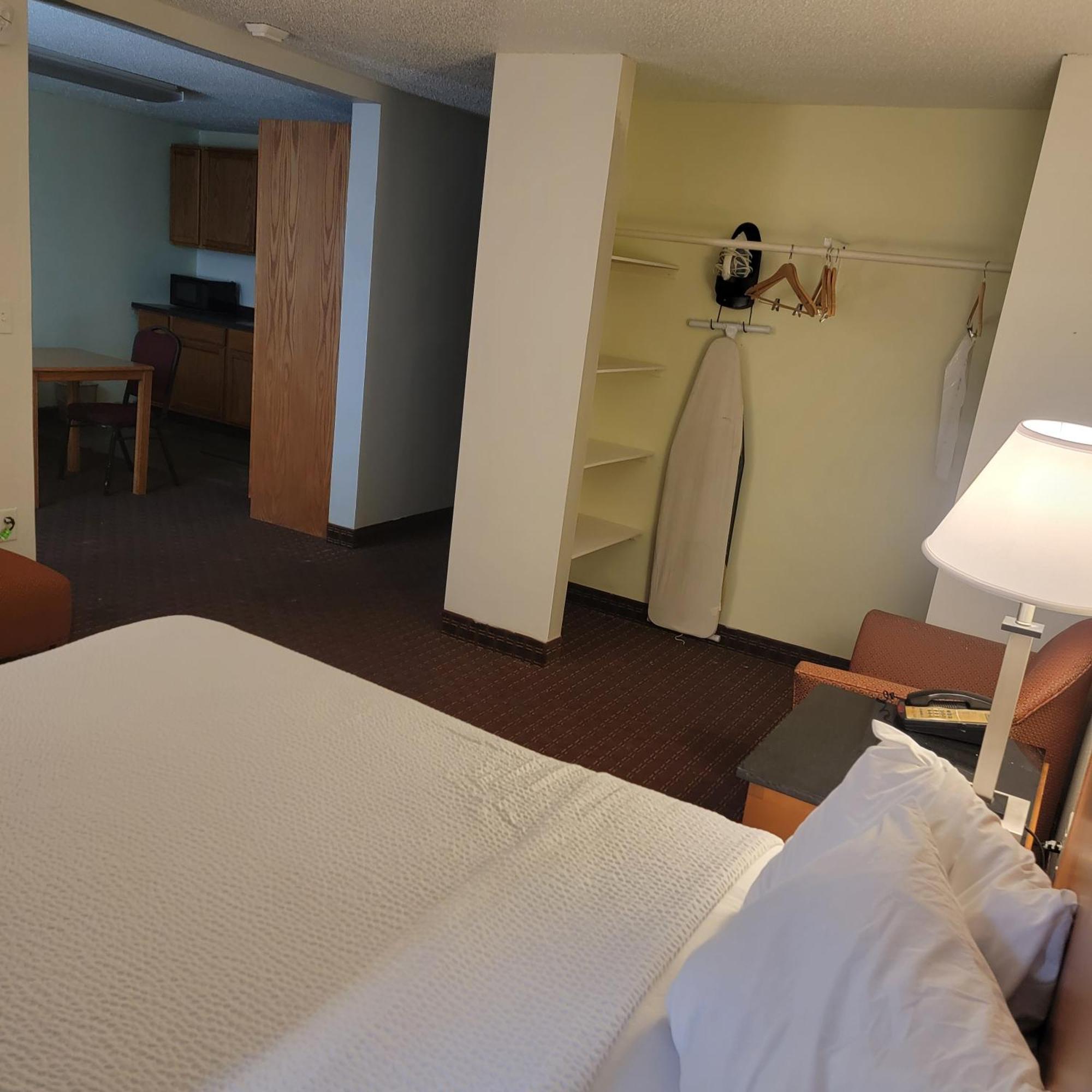 Days Inn By Wyndham Fort Dodge Exteriör bild